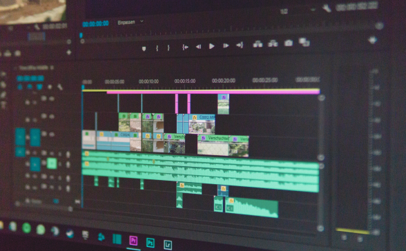 PREMIERE PRO
